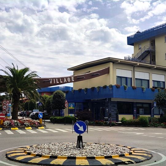 Bella Italia Efa Village