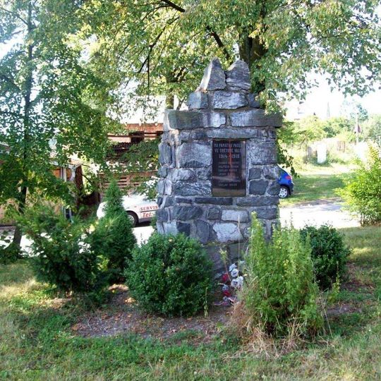 Pomník padlým v Zárybničné Lhotě