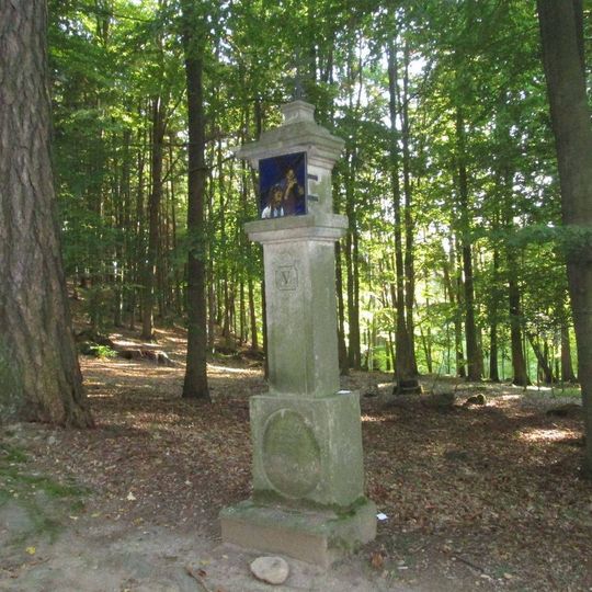 Boží muka na křížové cestě u Kamenice nad Lipou - 5. zastavení