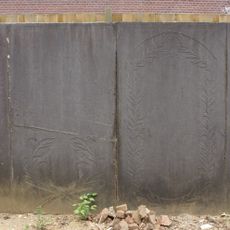 20 gravestones around Sint-Walburgakerk