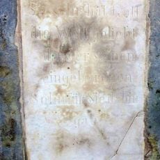 Kříž u zámku ve Vlastislavi