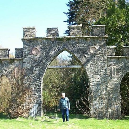 Glendaruel Park, Gateway