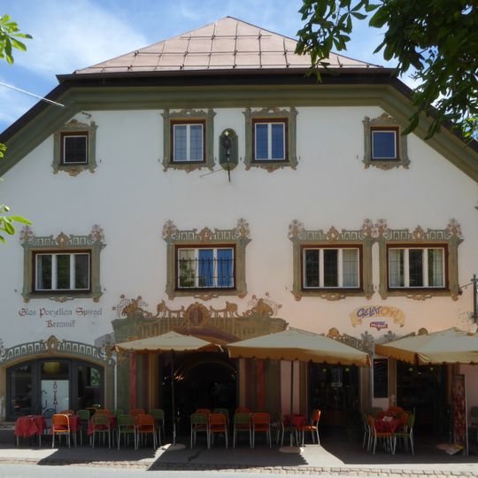Bürgerhaus, sog. Lumperhaus mit rückwärtigem Wirtschaftsteil