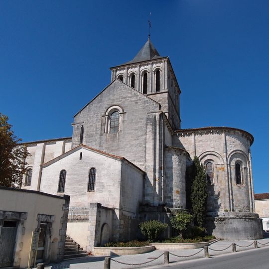 Église Saint-Denis de Montmoreau-Saint-Cybard