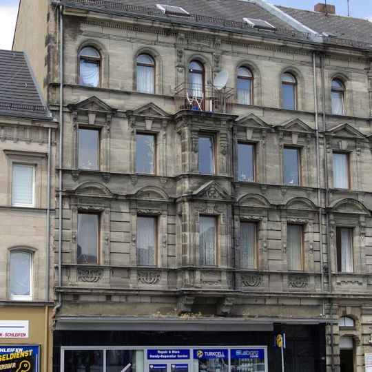 Wohn- und Geschäftshaus