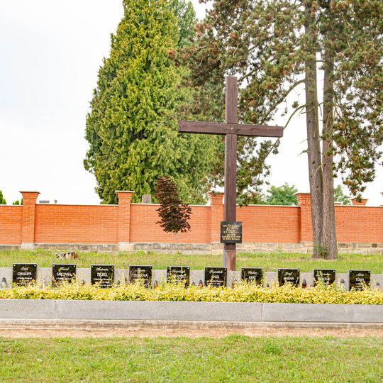 Pomník obětem 2. světové války v Dolním Bousově