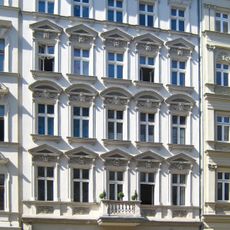 Mietshaus und Hofgebäude