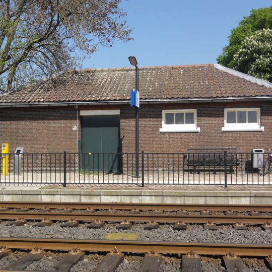 Vrijstaande fietsenberging van station "Hemmen-Dodewaard"