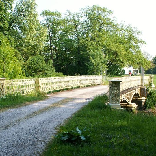 Beverweert: gietijzeren brug