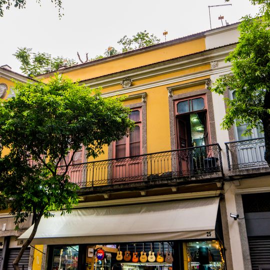 Building at Rua da Carioca, 25