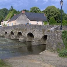 Old bridge upon Vègre