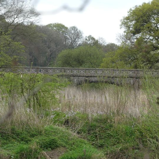 Bridge carrying Buerton Approach over Aldford Brook
