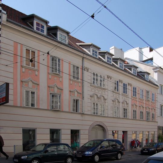 Miethaus, Zu den drei großen Kronen