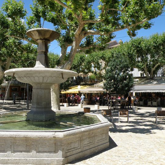 Fontaine Place Montfort de Vaison-la-Romaine