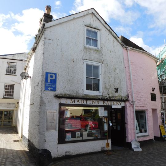 1 and 2, St George's Square