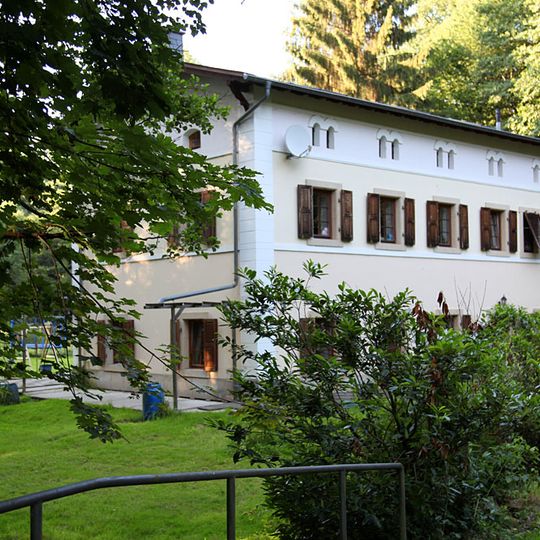 Haus Rödertal ; Sogenannte Knochenstampe; Wohnhaus im Schweizerhausstil Schloßstraße 20