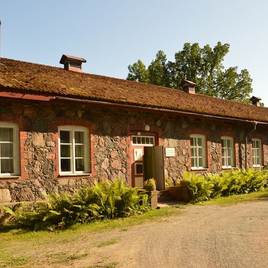 Undla mõisa teenijatemaja