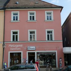 Wohn- und Geschäftshaus