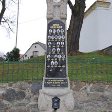 Pomník padlým v Chrášťovicích