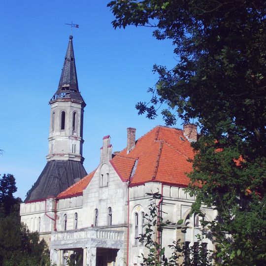 Zespół pałacowy w Debrznie-Wsi