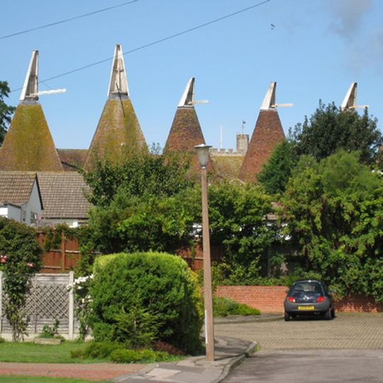 Oasthouses and Theatre, Medway