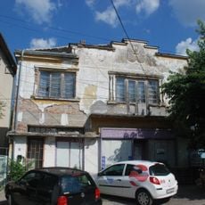 Première pharmacie à Ljig