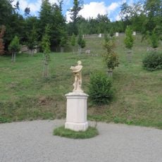 Alegorická socha muže (západ)