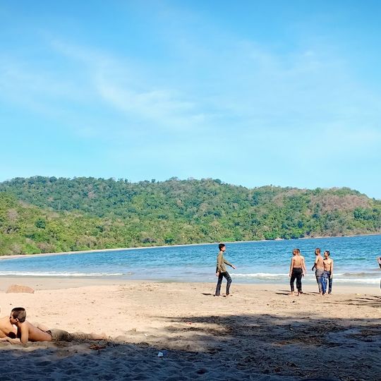 Pantai Nanggelan
