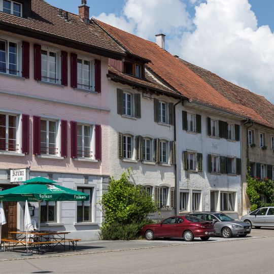 Whole yard line Restaurant Kreuz, Zur Traube