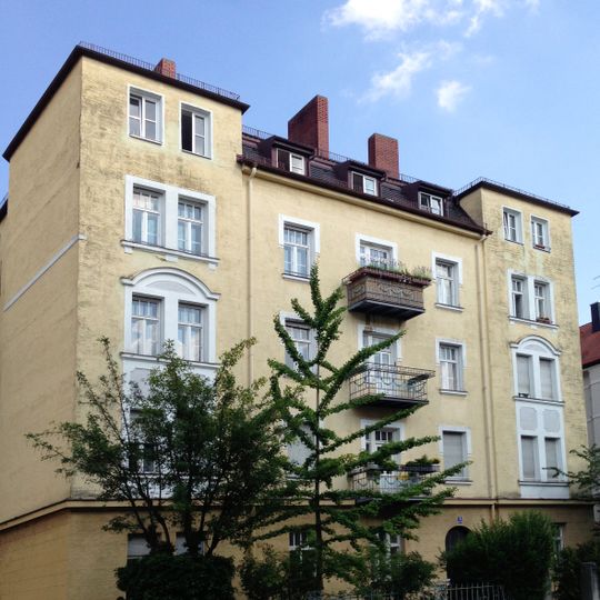 Burghausener Straße 6