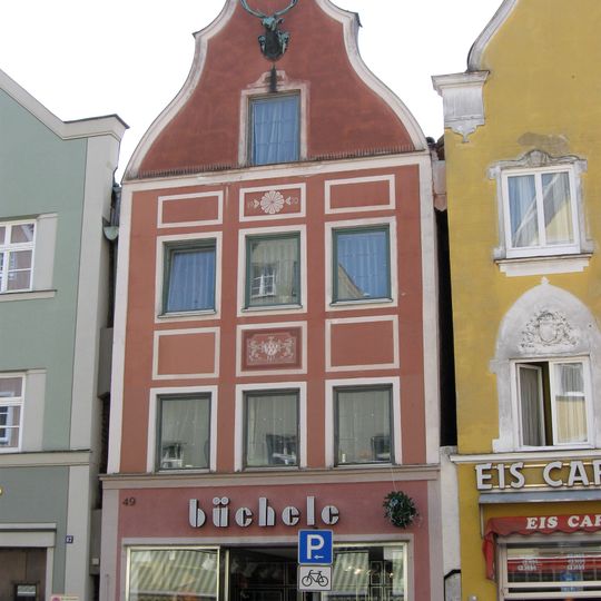 Wohn- und Geschäftshaus