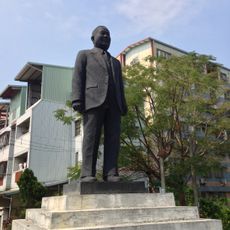 曾秋霖銅像