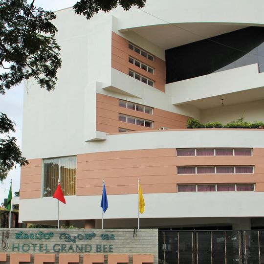 Hotel Grand Bee