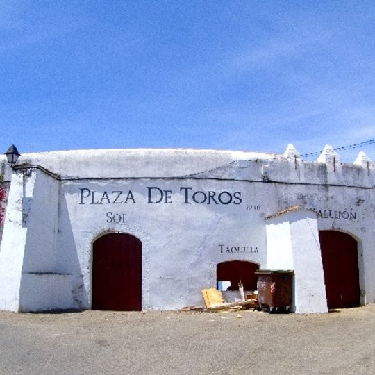 Plaza de toros de Alcántara