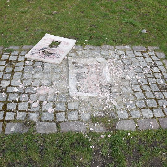 Gedenkstein zur Erinnerung an den Femizid in Berlin-Marzahn