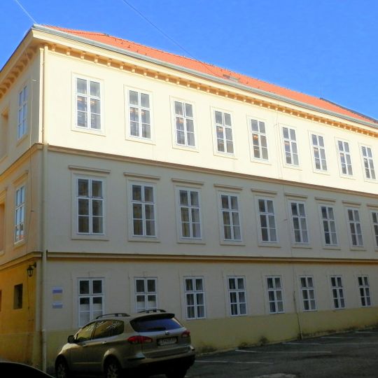 Župný dom, budova administratívna