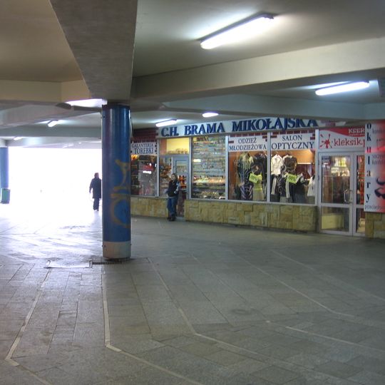 Relikty bastionu bramy Mikołajskiej i murów obronnych