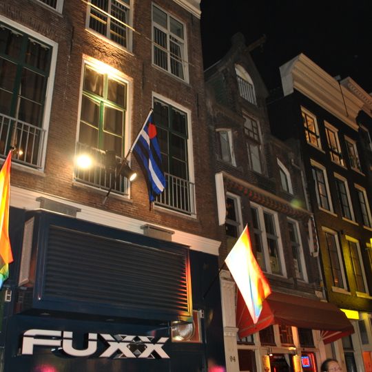 Pand met gevel onder rechte lijst