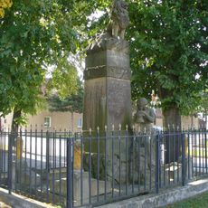 Pomník padlým v 1.světové válce na návsi v obci Travčice