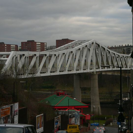 Queen Elizabeth II Metro Bridge