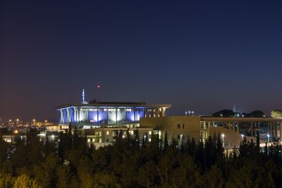 Nocą 1