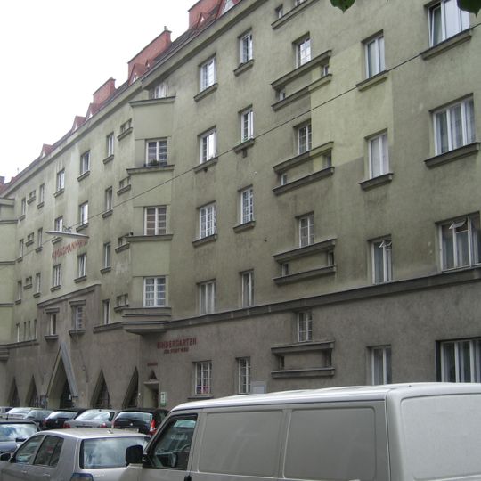 Kommunaler Wohnbau, Großmann-Hof