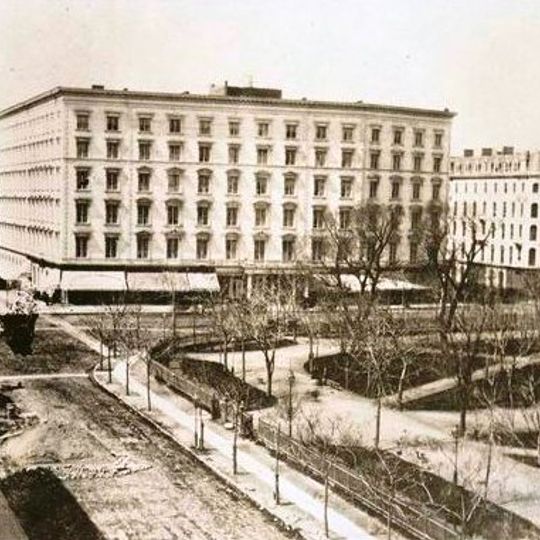 Fifth Avenue Hotel