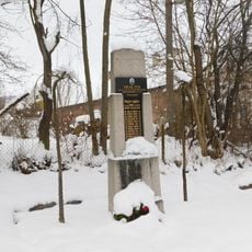 Pomník padlým v Oplanech