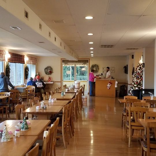 Carver's Orchard and Applehouse Restaurant