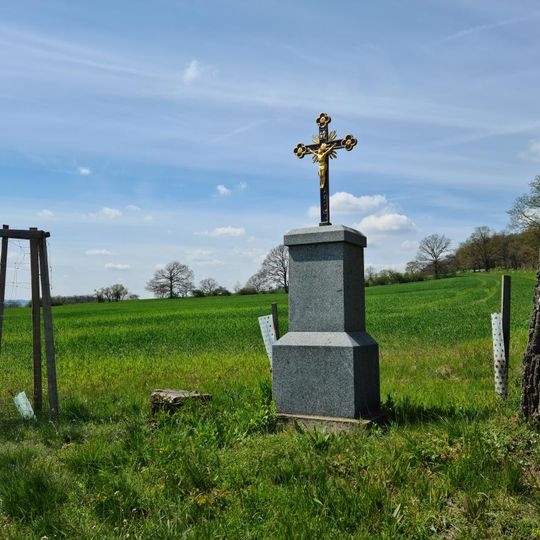 Kříž u silnice západně Lážoviček