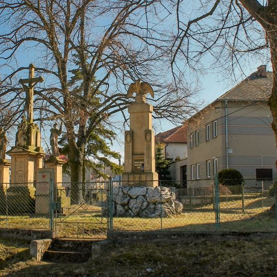 Pomníky padlým v Řimicích na návsi