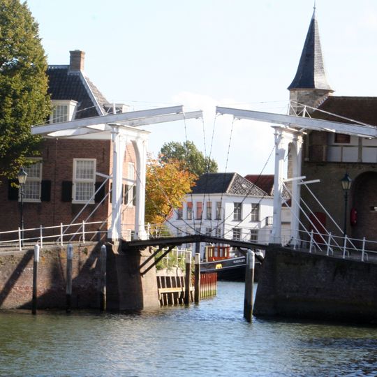 Ophaalbrug, Zuidhavenpoort