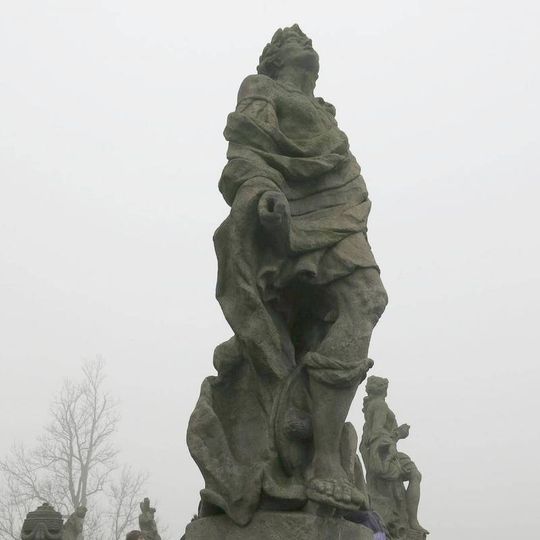 Socha Blahoslavení mírumilovní na ochozu schodiště ke špitálu v Kuksu