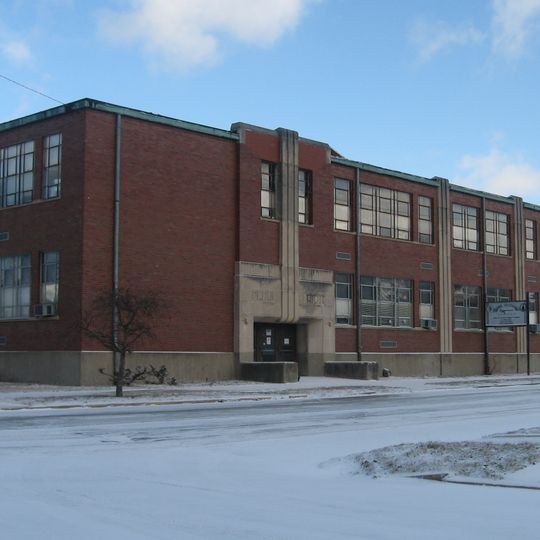 Peru High School Historic District
